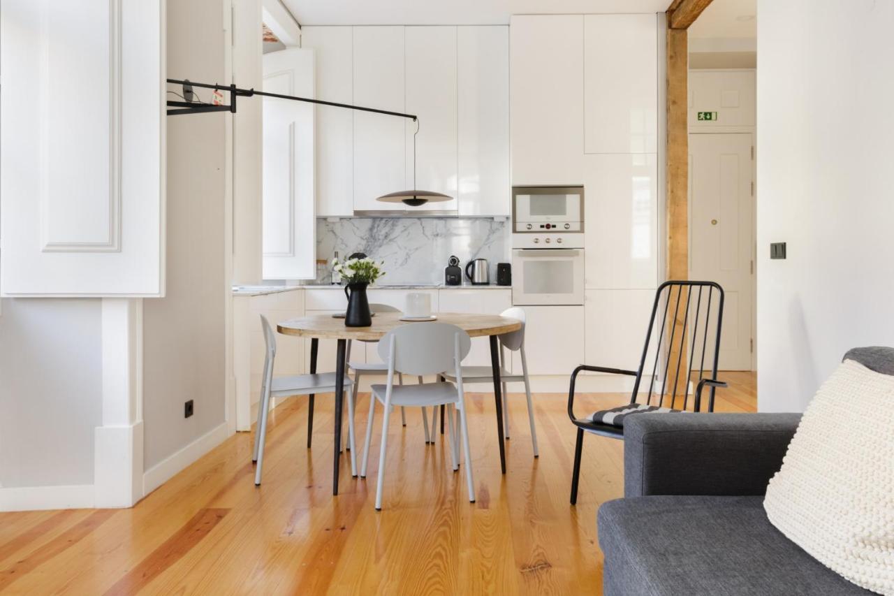 Update Urban Chic Flat In 19Th Century Building 2 Bedrooms & 2 Bathrooms & Ac Central Alfama District Lisboa Dış mekan fotoğraf