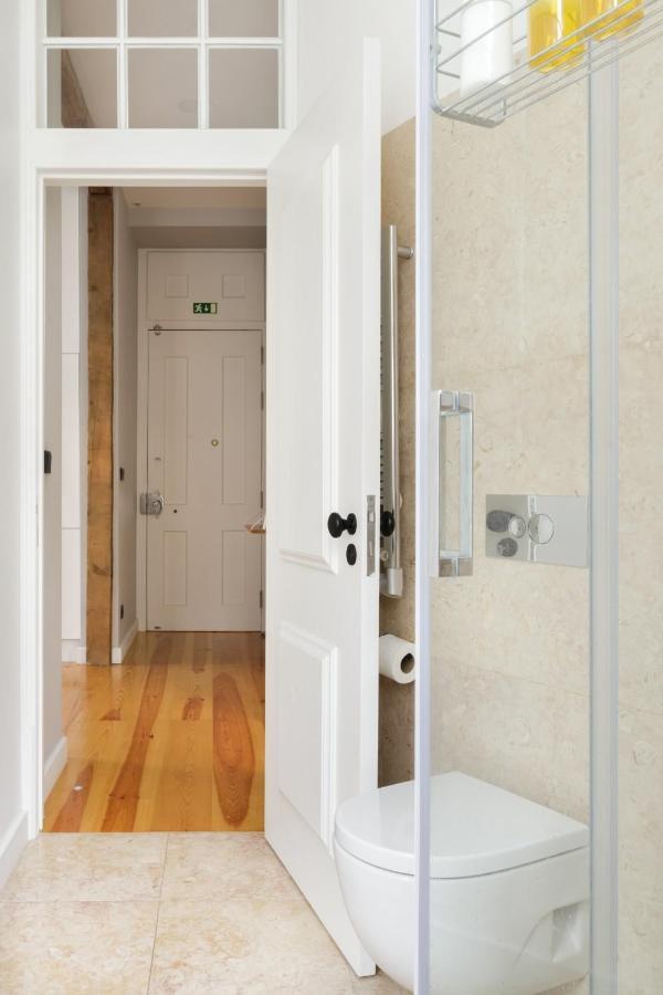Update Urban Chic Flat In 19Th Century Building 2 Bedrooms & 2 Bathrooms & Ac Central Alfama District Lisboa Dış mekan fotoğraf